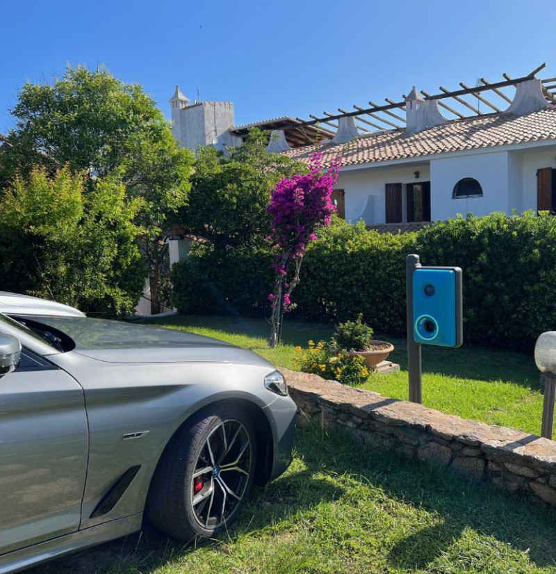 media.1702288080_colonnina-puntaest