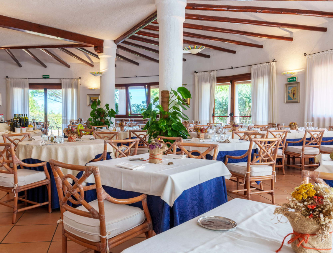 media.sala-ristorante-hotel-baja-sardinia